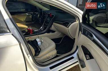 Седан Ford Fusion 2014 в 