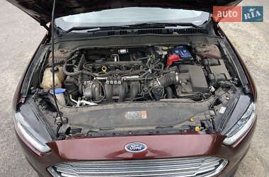 Седан Ford Fusion 2015 в 