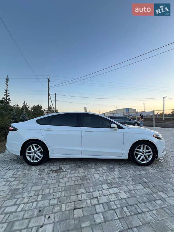 Седан Ford Fusion 2015 в Києві