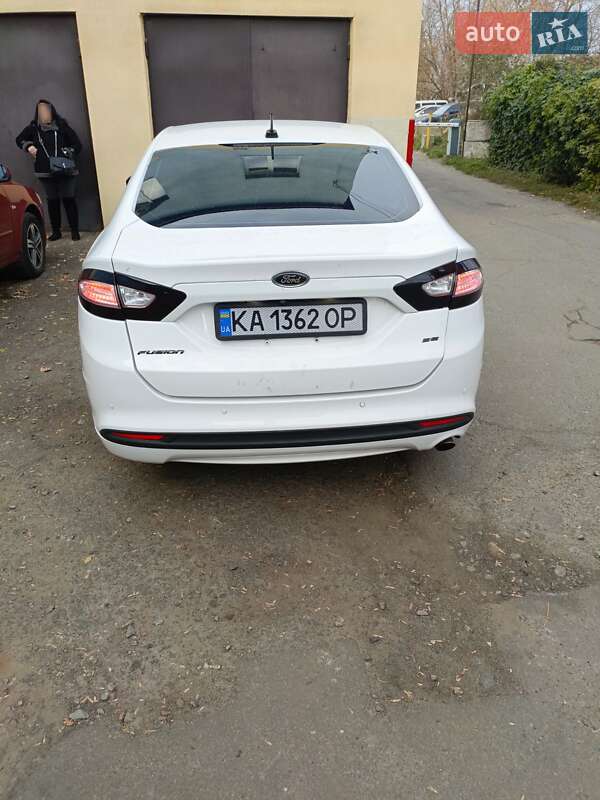 Седан Ford Fusion 2015 в Києві