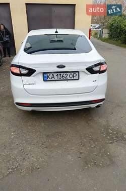 Седан Ford Fusion 2015 в 