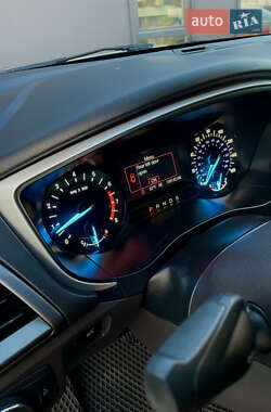 Седан Ford Fusion 2015 в 