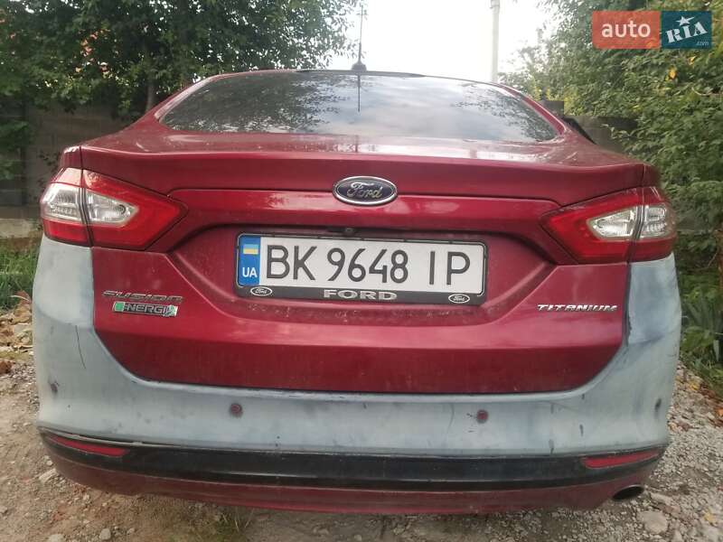 Седан Ford Fusion 2016 в Ровно