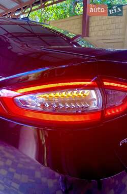 Седан Ford Fusion 2016 в 