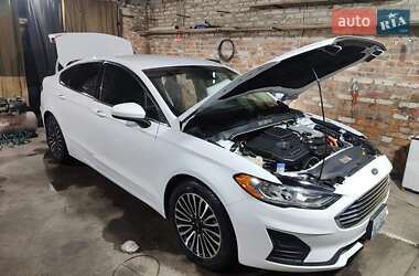 Седан Ford Fusion 2019 в 