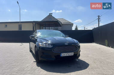 Седан Ford Fusion 2016 в 