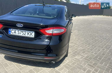 Седан Ford Fusion 2016 в 
