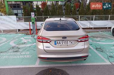 Седан Ford Fusion 2016 в 