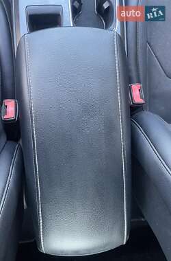Седан Ford Fusion 2016 в 