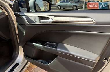 Седан Ford Fusion 2014 в 