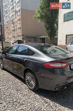 Седан Ford Fusion 2015 в 