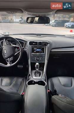 Седан Ford Fusion 2013 в 
