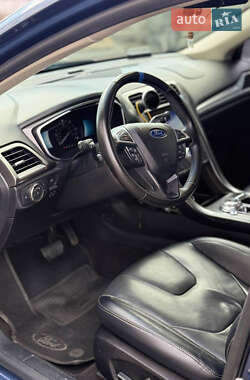 Седан Ford Fusion 2018 в 