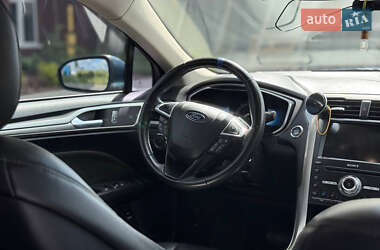 Седан Ford Fusion 2018 в 