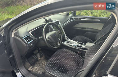 Седан Ford Fusion 2013 в 