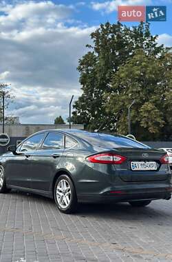 Седан Ford Fusion 2015 в 