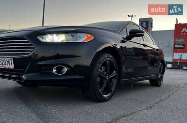 Седан Ford Fusion 2015 в 