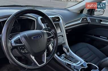 Седан Ford Fusion 2015 в 