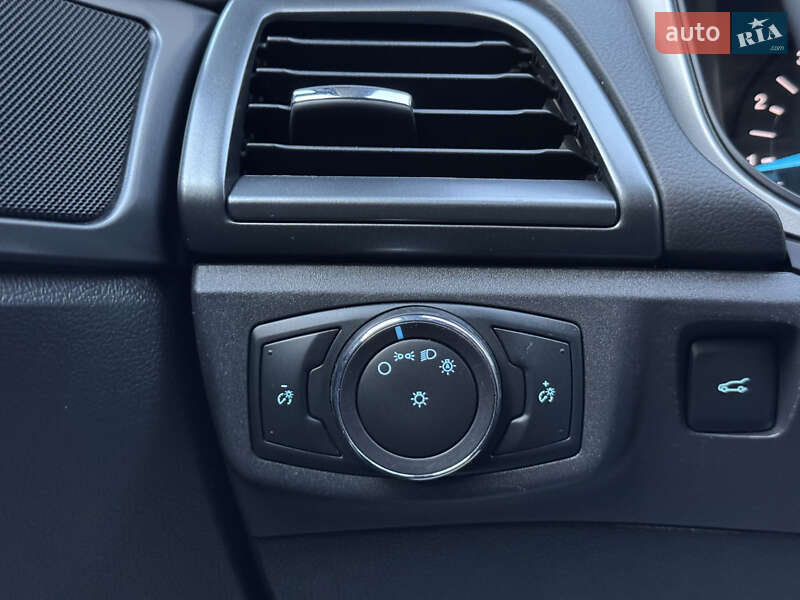 Седан Ford Fusion 2014 в Києві