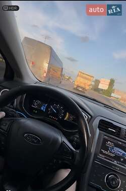 Седан Ford Fusion 2013 в 