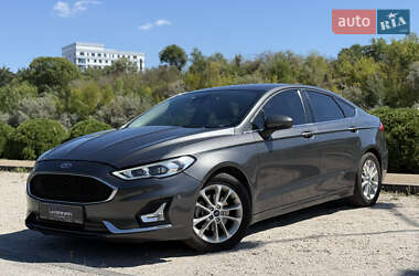 Седан Ford Fusion 2019 в Днепре