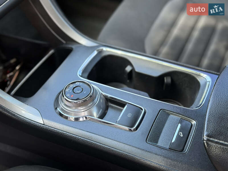 Седан Ford Fusion 2019 в Днепре