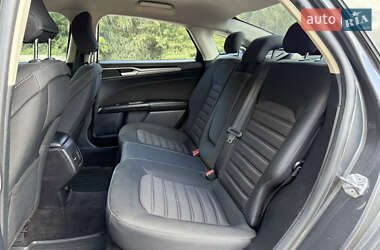 Седан Ford Fusion 2019 в 