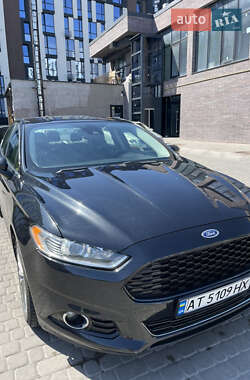 Седан Ford Fusion 2012 в 