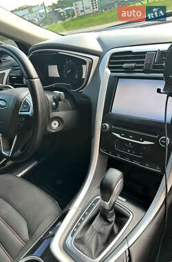 Седан Ford Fusion 2013 в 