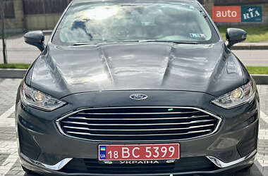 Седан Ford Fusion 2019 в 