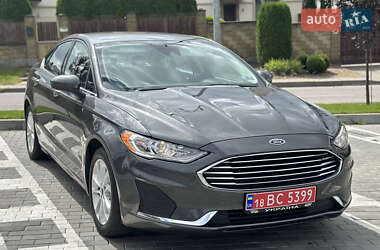 Седан Ford Fusion 2019 в 