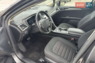 Седан Ford Fusion 2019 в 