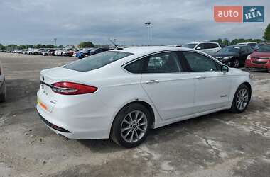 Седан Ford Fusion 2017 в 