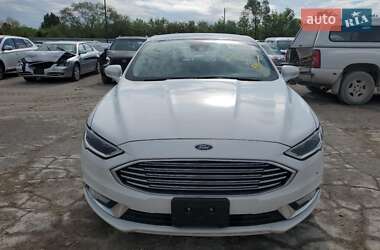 Седан Ford Fusion 2017 в 