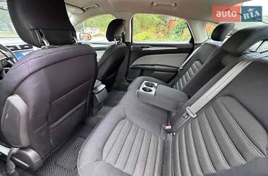 Седан Ford Fusion 2013 в 
