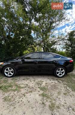 Седан Ford Fusion 2016 в 