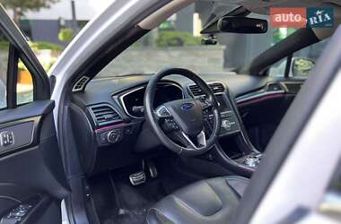 Седан Ford Fusion 2016 в 