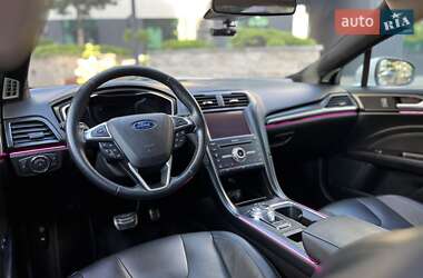 Седан Ford Fusion 2016 в 