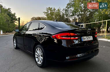 Седан Ford Fusion 2017 в 