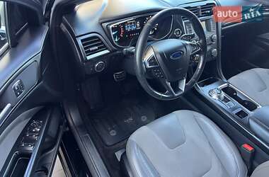 Седан Ford Fusion 2017 в 