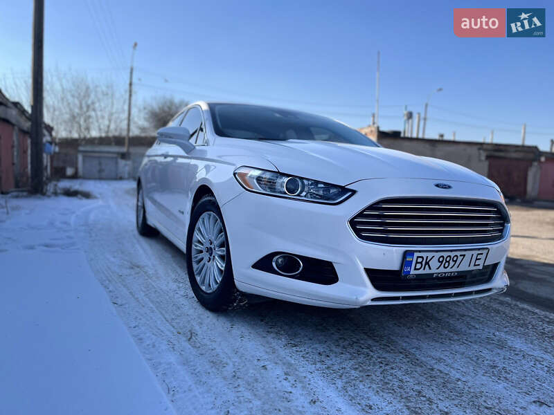 Седан Ford Fusion 2013 в Рівному