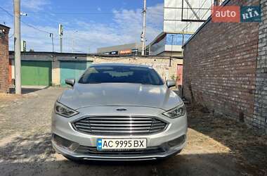 Седан Ford Fusion 2016 в 
