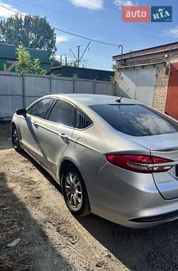 Седан Ford Fusion 2016 в 