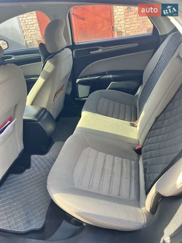 Седан Ford Fusion 2016 в Луцке фото 8 Седан Ford Fusion 2016 в Луцке