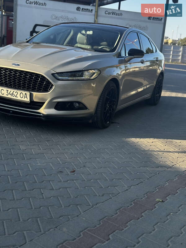 Седан Ford Fusion 2014 в Львове