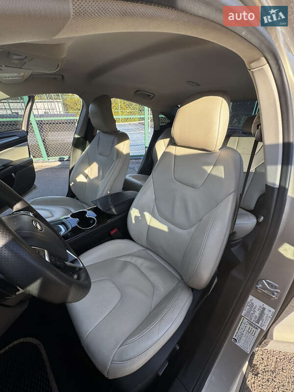 Седан Ford Fusion 2014 в Львове