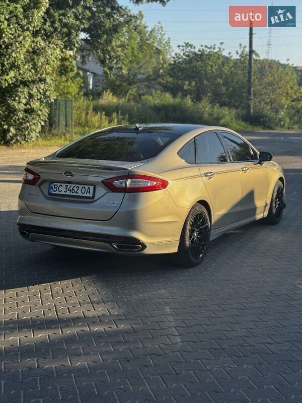 Седан Ford Fusion 2014 в Львове