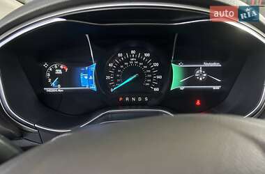 Седан Ford Fusion 2015 в 