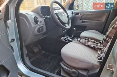 Хетчбек Ford Fusion 2003 в 