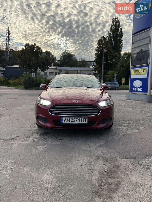Седан Ford Fusion 2015 в Житомирі